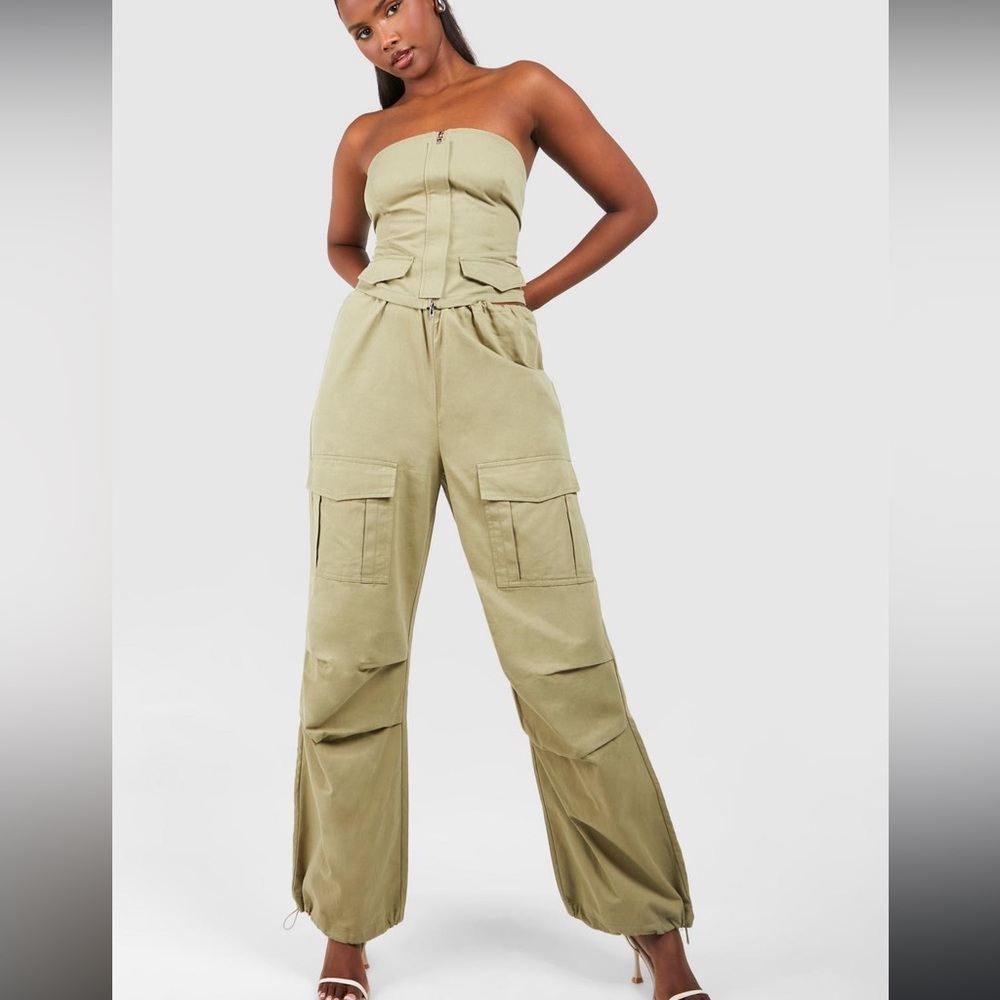 Pocket Detail Zip-up Corset with Low Rise Wide Leg Parachute Cargo Pants